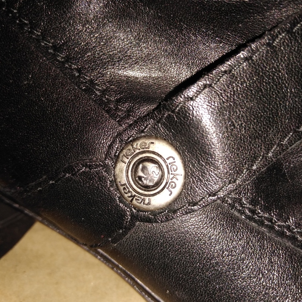 Boots - Picture 4 of 8